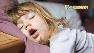 睡多也睡不飽 學童睡眠障礙多與這件事有關