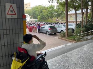 施言道照片