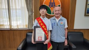 詹嘉育照片