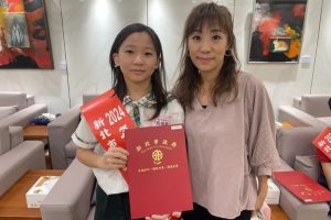 羅靖雯照片