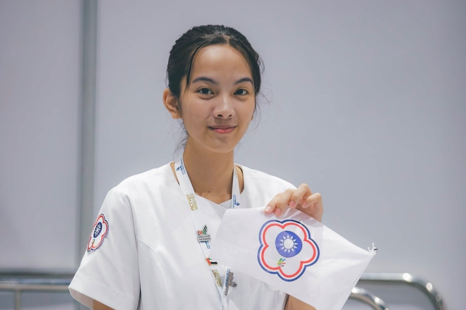 賴欣儀 我想成為那個為他人點燈的人,因為我知道,光是什麼樣子 2025年 大專組 賴欣儀